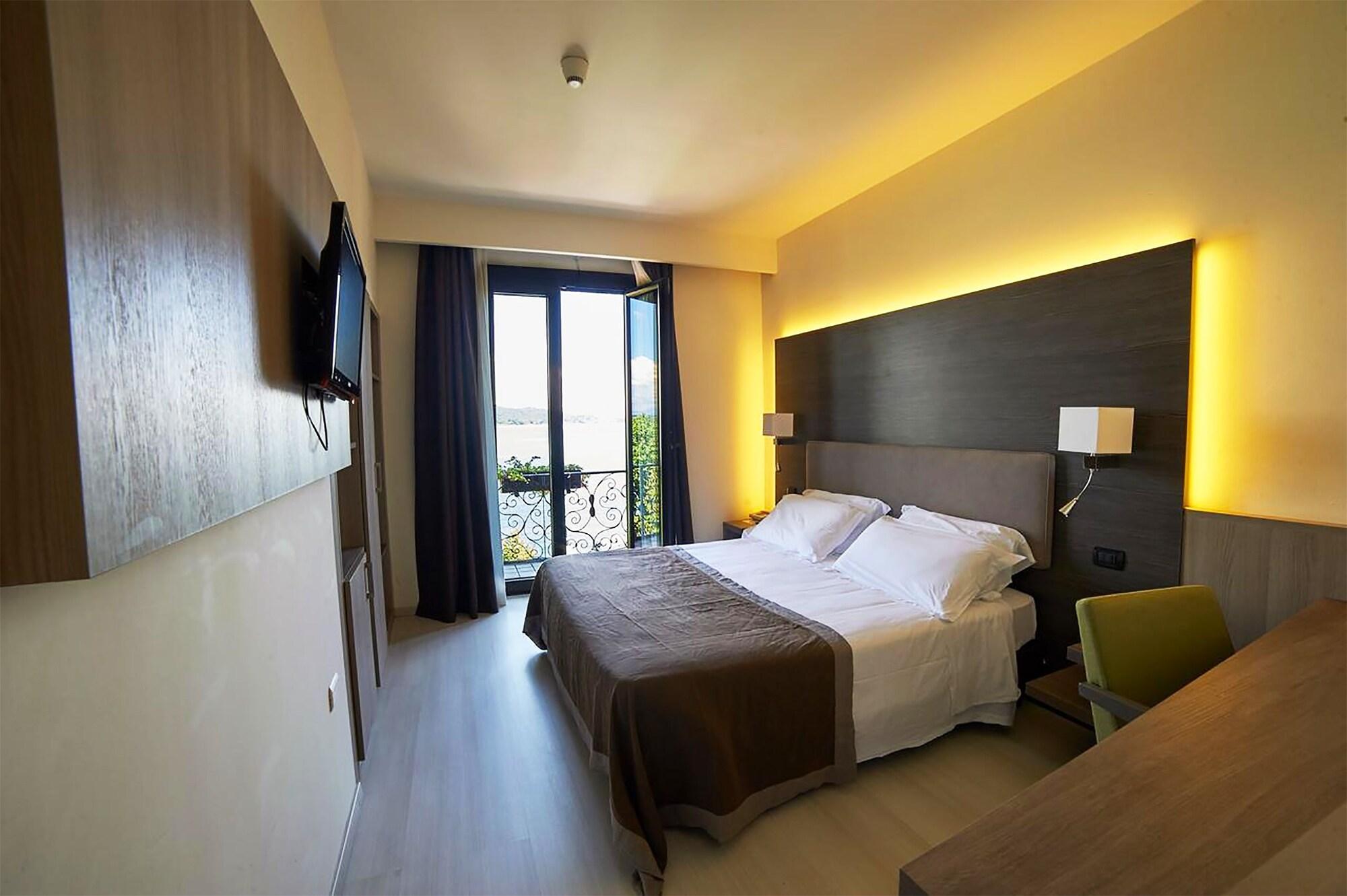 Hotel Giardino Арона Экстерьер фото