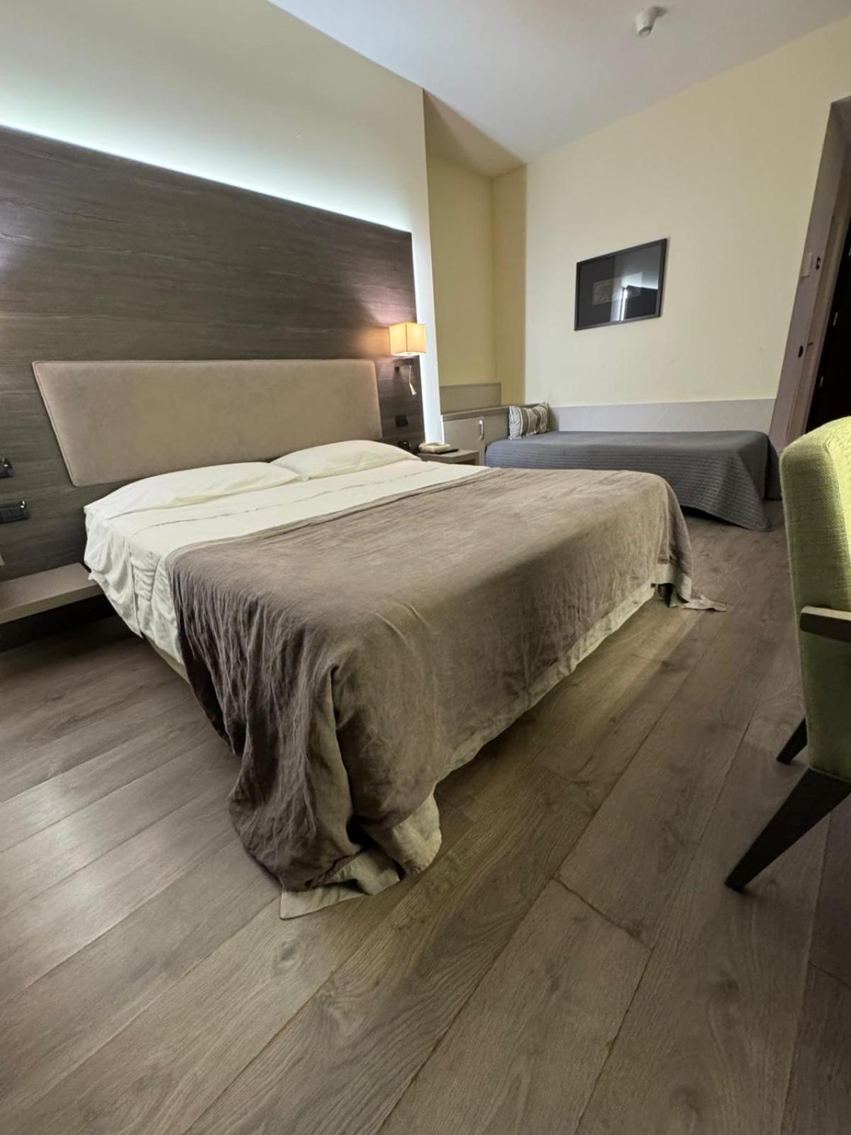 Hotel Giardino Арона Экстерьер фото