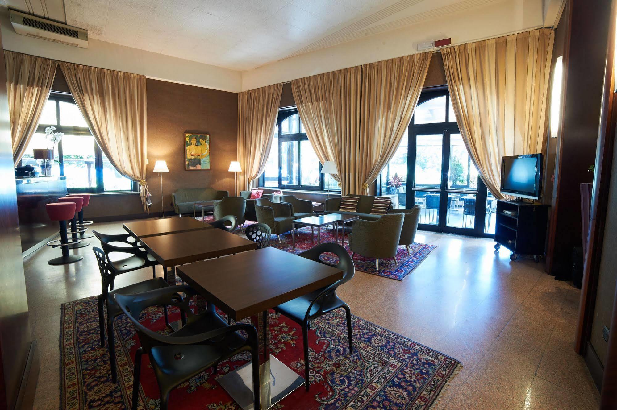 Hotel Giardino Арона Экстерьер фото